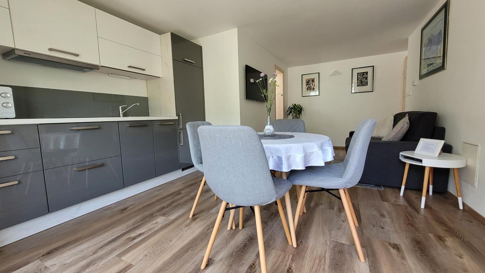 Apartma Julija Luce ภายนอก รูปภาพ