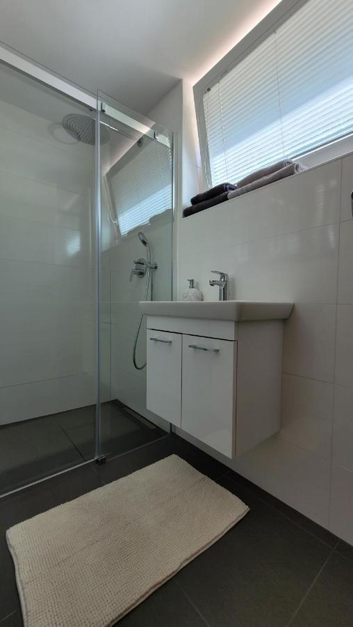Apartma Julija Luce ภายนอก รูปภาพ